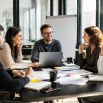 Teamphasen nach belbin : optimiser la collaboration des équipes IT et marketing